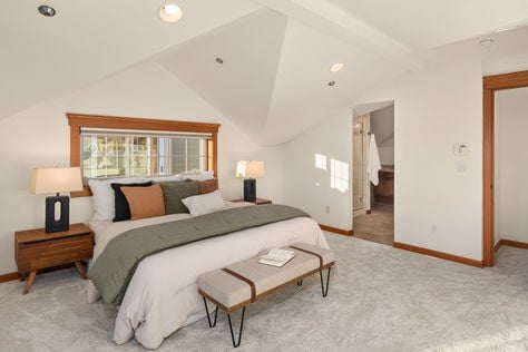 3670 Dayton Ave N #B, Seattle, WA - Upgrade Realty24