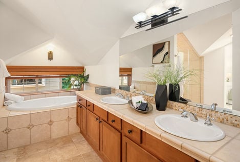 3670 Dayton Ave N #B, Seattle, WA - Upgrade Realty30