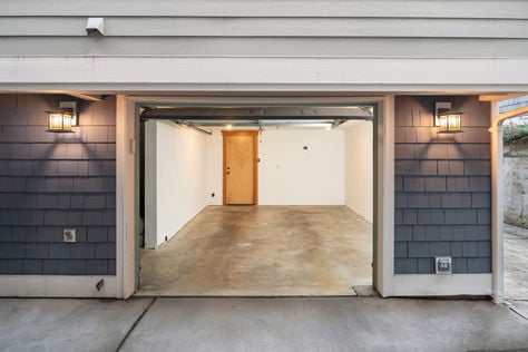 3670 Dayton Ave N #B, Seattle, WA - Upgrade Realty34
