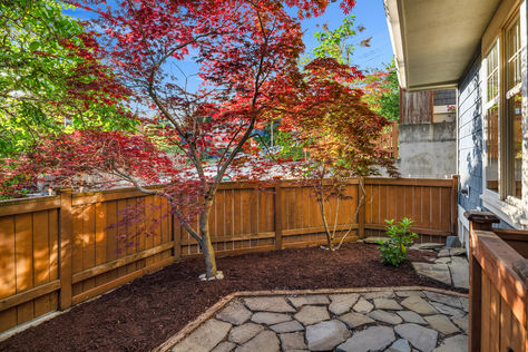 3670 Dayton Ave N #B, Seattle, WA - Upgrade Realty4