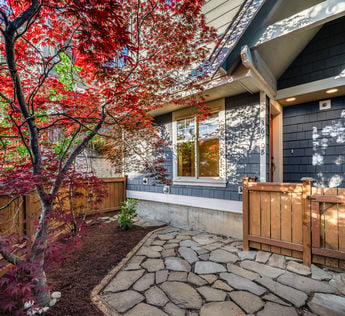 3670 Dayton Ave N #B, Seattle, WA - Upgrade Realty5