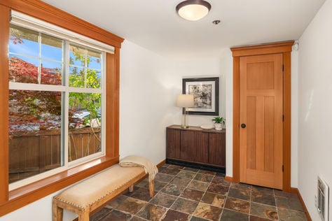 3670 Dayton Ave N #B, Seattle, WA - Upgrade Realty8