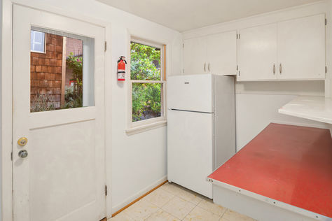 112 NW 44th St, Seattle, WA - Upgrade Realty11