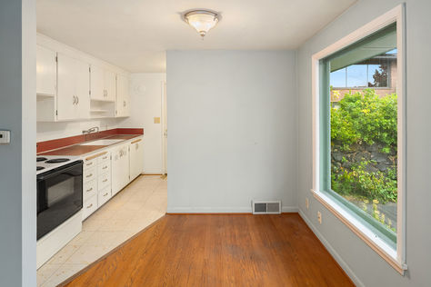 112 NW 44th St, Seattle, WA - Upgrade Realty12