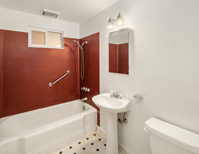 112 NW 44th St, Seattle, WA - Upgrade Realty13