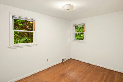 112 NW 44th St, Seattle, WA - Upgrade Realty2