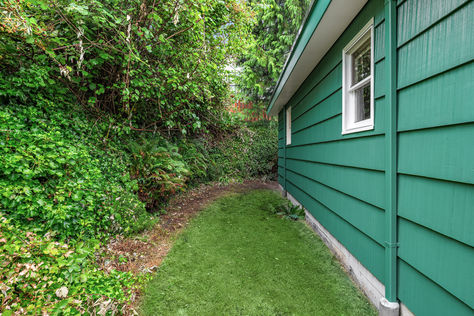 112 NW 44th St, Seattle, WA - Upgrade Realty24
