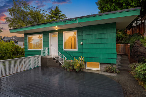 112 NW 44th St, Seattle, WA - Upgrade Realty25