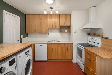 3010 S Andover St, Seattle, WA - Upgrade Realty7