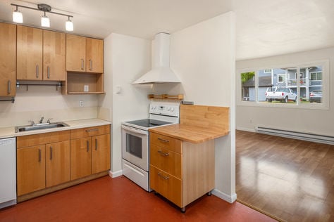 3010 S Andover St, Seattle, WA - Upgrade Realty8