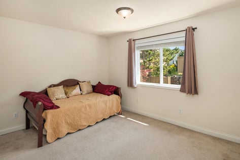 35909 SE Boulder Ct, Snoqualmie, WA - Upgrade Realty23