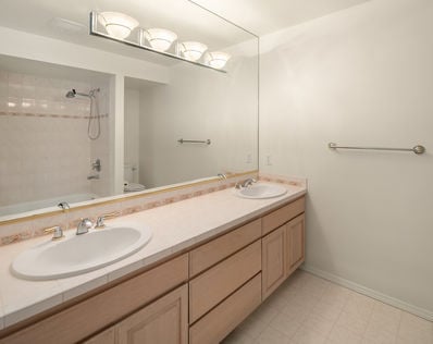 13809 SE 255th Pl, Kent, WA - Upgrade Realty24
