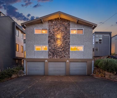 1527 NW 63rd St Apt 2 Seattle, WA - Upgrade Realty30