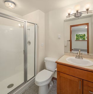 1527 NW 63rd St Apt 2 Seattle, WA - Upgrade Realty4