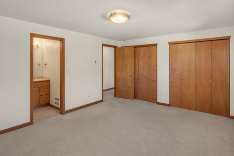 1527 NW 63rd St Apt 2 Seattle, WA - Upgrade Realty5