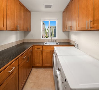 1527 NW 63rd St Apt 2 Seattle, WA - Upgrade Realty7