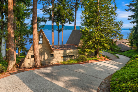1602 W Lake Samm Pkwy SE - Upgrade Realty51
