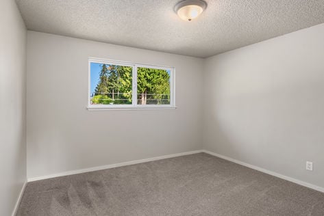 21516 52nd Ave W, Mountlake Terrace, WA - Upgrade Realty24