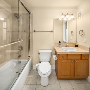 5712 17th Ave NW, Seattle, WA - Upgrade Realty22