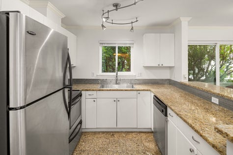 323 Queen Anne Ave N # 202, Seattle, WA - Upgrade Realty11