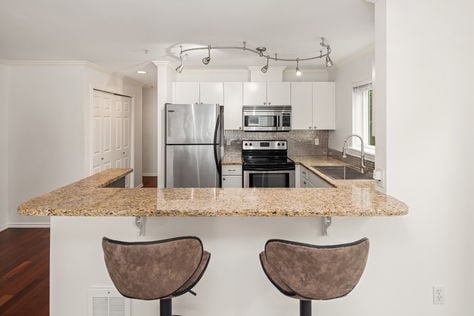 323 Queen Anne Ave N # 202, Seattle, WA - Upgrade Realty15