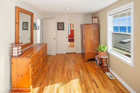 10500 Riviera Pl NE, Seattle, WA - Upgrade Realty110