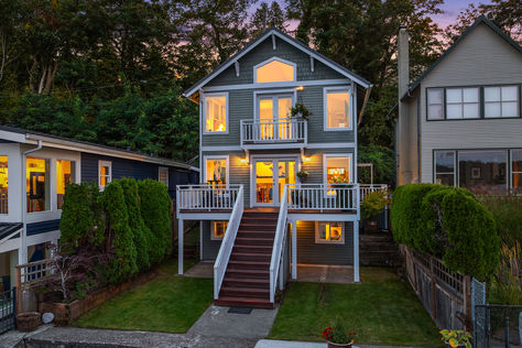 10500 Riviera Pl NE, Seattle, WA - Upgrade Realty4