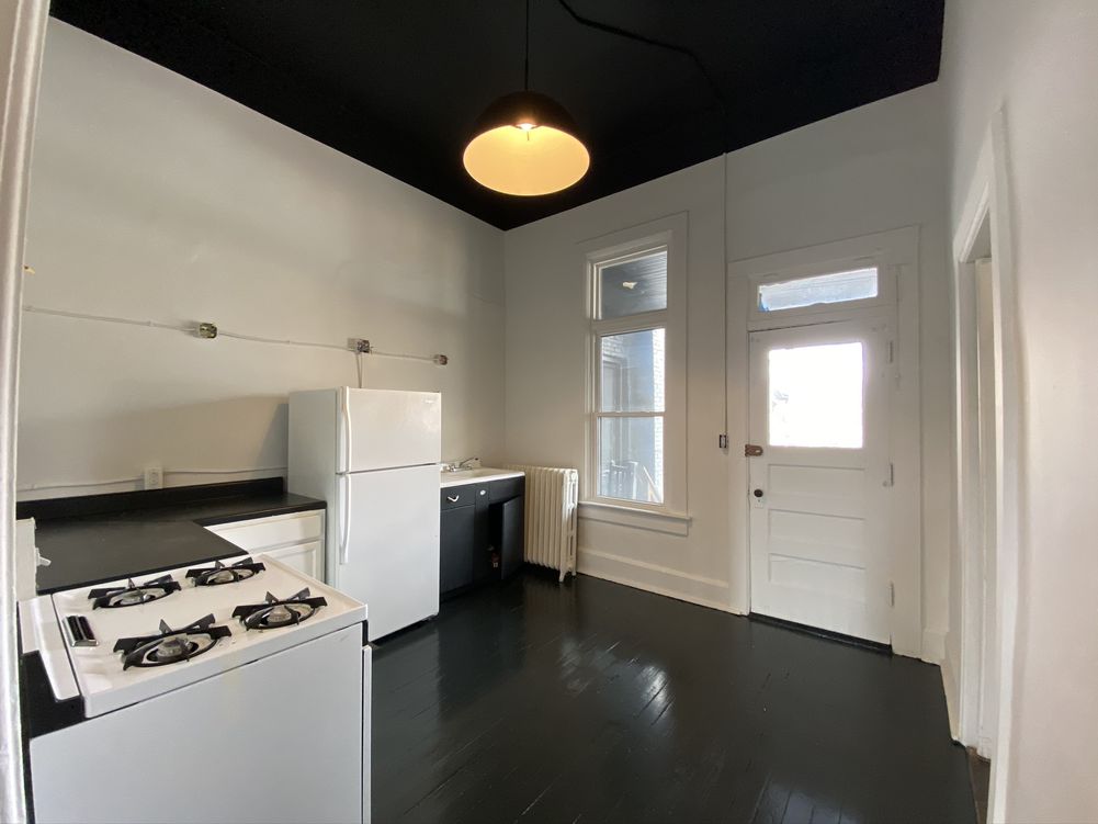 Kitchen &#8211; off Foyer and Porch