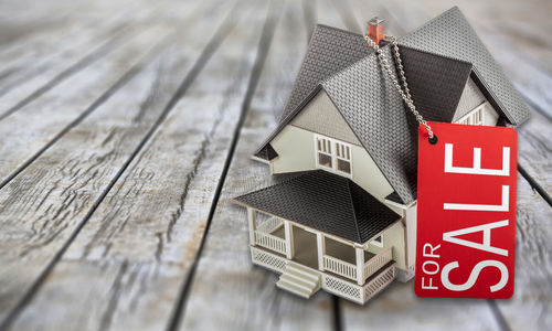 How to Sell a House to a Friend …