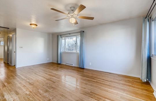5930 Field St Arvada CO &#8211; Web Quality &#8211; 004 &#8211; 05 Living Room