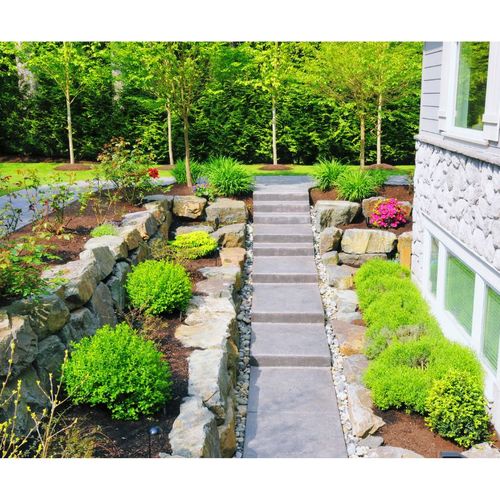 Need Some Fresh Ideas to Level Up Your Yard Before Selling?
