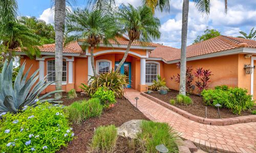 4860 Cedar Oak Way