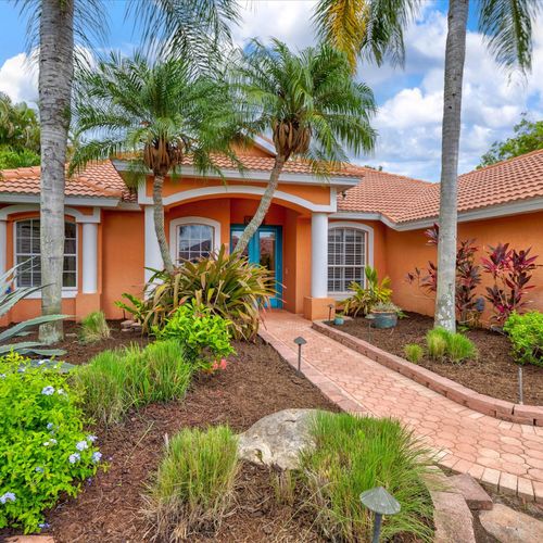 4860 Cedar Oak Way