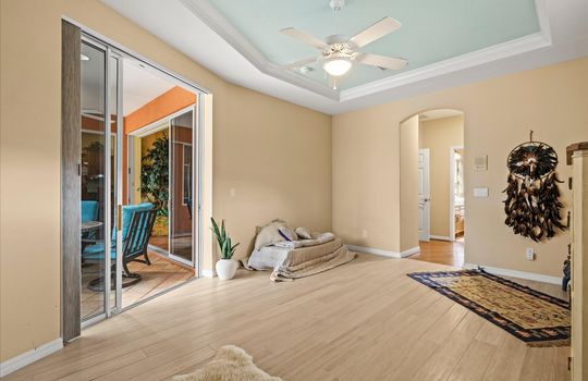 051-Interior-25