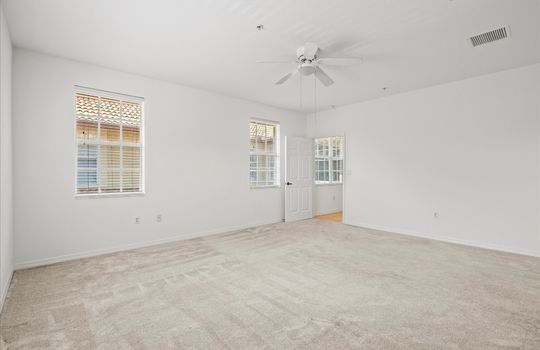 042-Interior-36