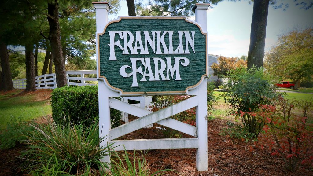 Franklin Farm neighborhood entrance in western Fairfax County