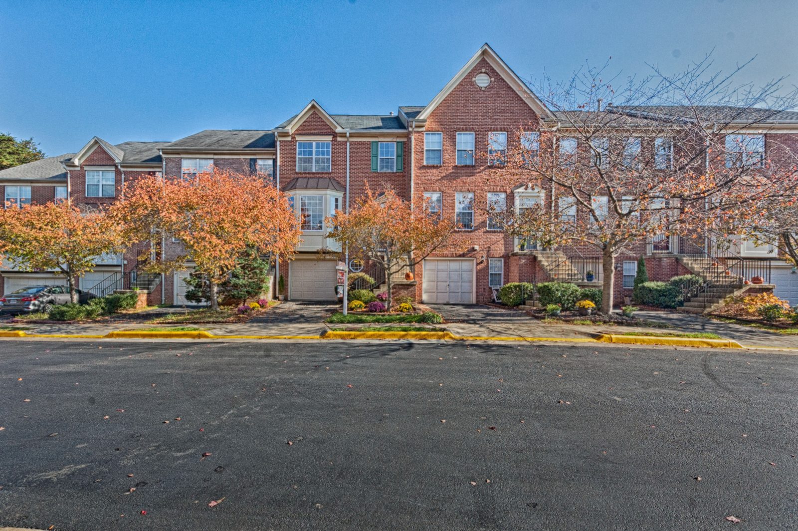 Row of townhomes in Kingstowne, Virginia