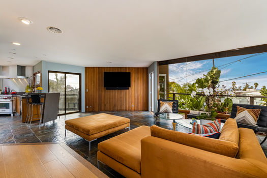 dsc_2043_51785817359_o