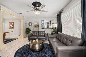 12_10976379_156583_156583-EI-112