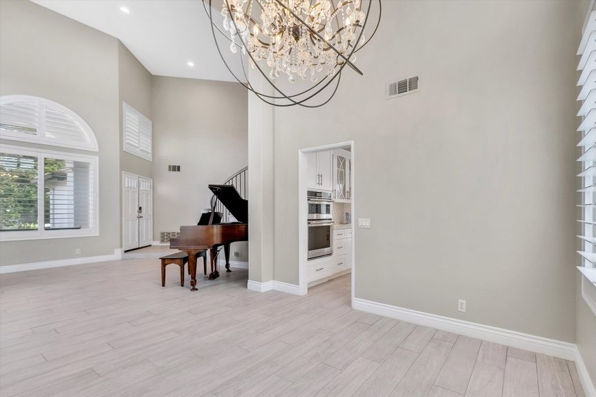 09-7837EE0F-2E26-4ECC-A8EF-D94CC229A4C0