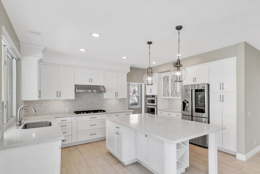 16-4DCCA1FB-062E-4705-9517-4281441E726D