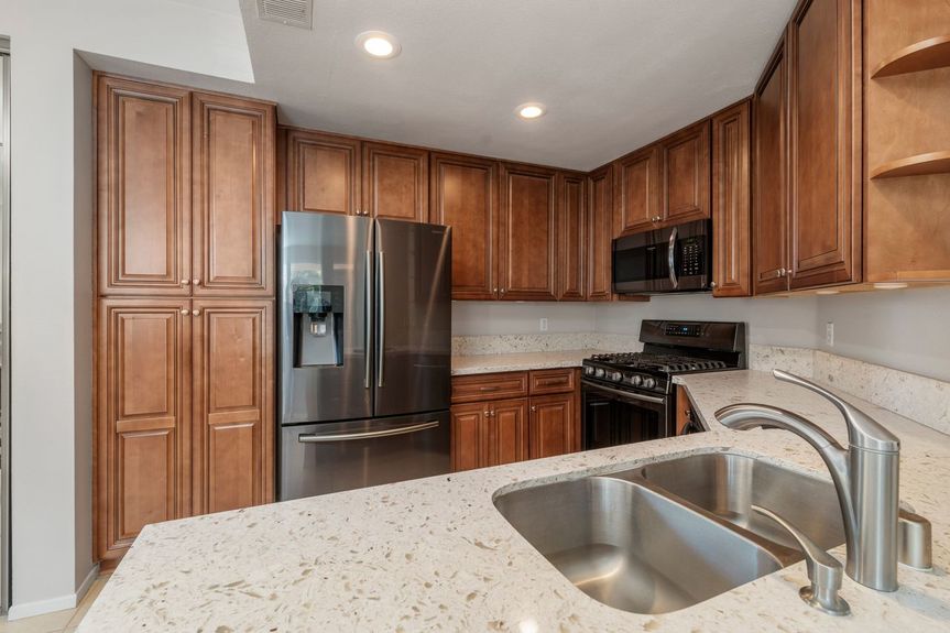 27_11234303_164383_164383-EI-127