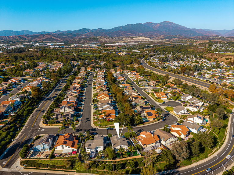 70_70-web-or-mls-DJI_20260802171851_0055_D
