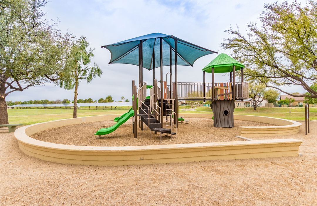 Kingswood Parke, Surprise The Bodeen Team