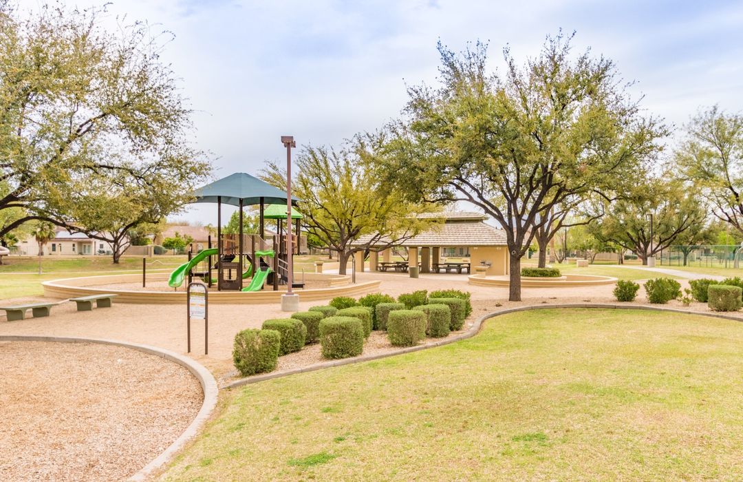 Kingswood Parke, Surprise The Bodeen Team