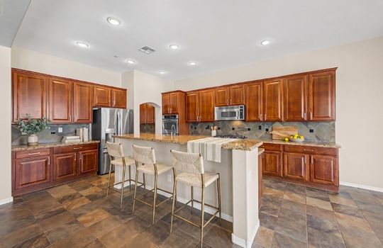 08_kitchen-staged