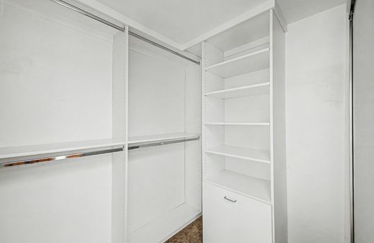 16_closet