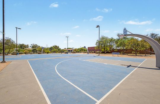 26_comm-basketball