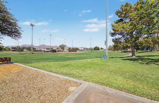 28_comm-park