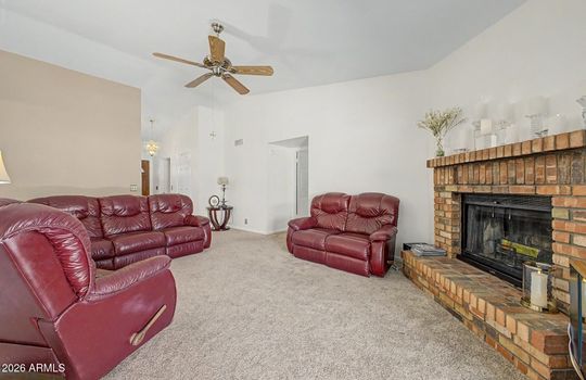 6116 W Willow Ave-08